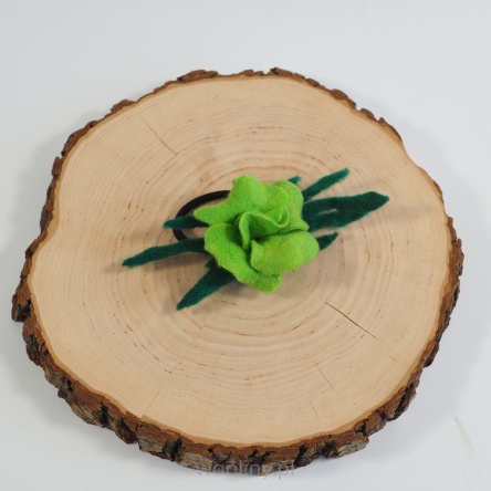 Gumka do włosów filcowym zielonym kwiatem