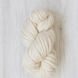 Włóczka DHG PIUMA XXL 100% merynos australijski 19mic NATURALNY BIAŁY 200g