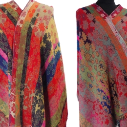 Damski szal dwustronny w kwiaty z wełny merynosów 