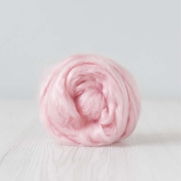 Jedwabna czesanka Tussah RÓŻOWA jedwab do filcowania