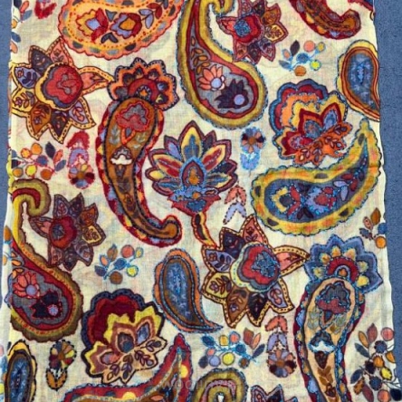 Damski szal kolorowy z wełny merino wyszywany w kwiaty