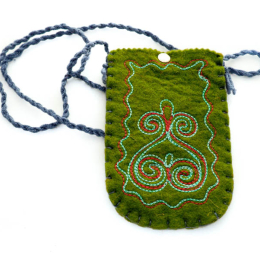 Haftowane etui filcowe z wełny merino Zielony khaki