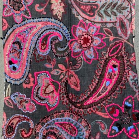 Damski szal kolorowy z wełny merino wyszywany w kwiaty