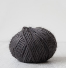 Włóczka DHG PIUMA 100% merynos australijski 19mic 100g MELANŻ SZARY