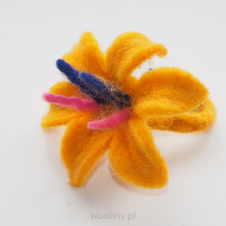 Pierścionek z wełny wzór 3