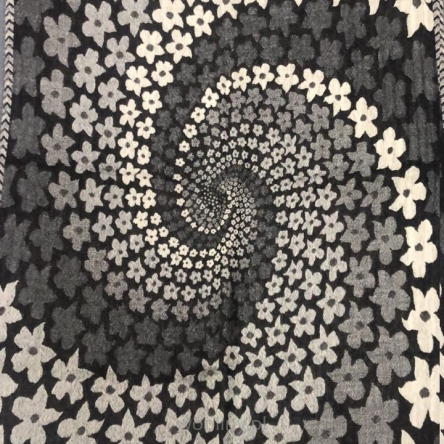 Szary wełniany szal z wełny merynosów