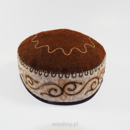 Czapka filcowa wełniana z haftem (55,56cm)